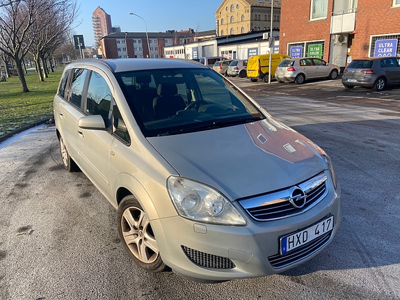 Opel Zafira 2 of 5