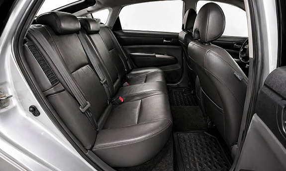 Toyota Prius 12 of 13