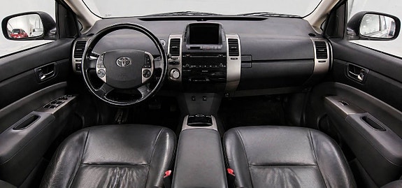 Toyota Prius 7 of 13