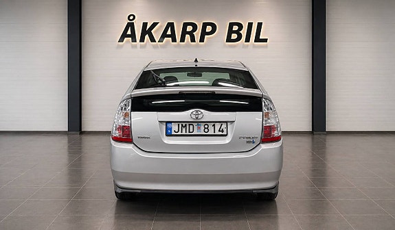 Toyota Prius 6 of 13