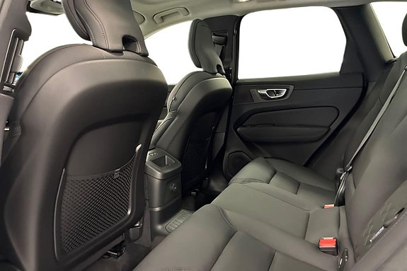 Volvo XC60 14 of 23