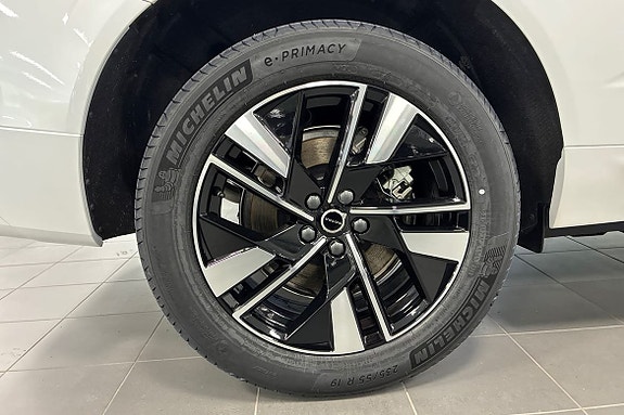 Volvo XC60 18 of 23