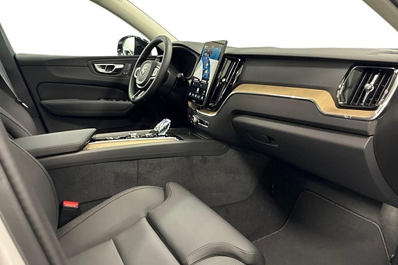 Volvo XC60 7 of 23