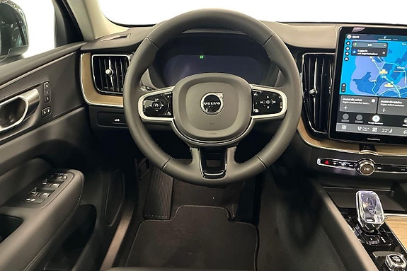 Volvo XC60 11 of 23