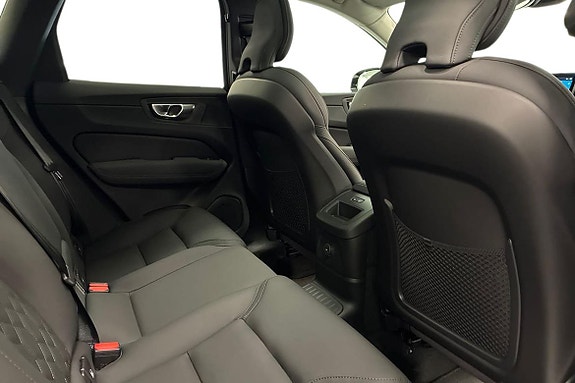 Volvo XC60 8 of 23