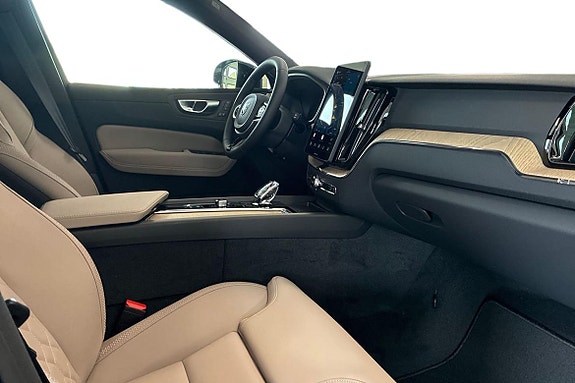 Volvo XC60 7 of 22