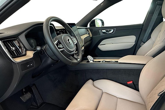Volvo XC60 15 of 22