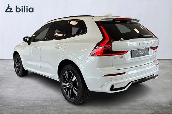 Volvo XC60 2 of 22