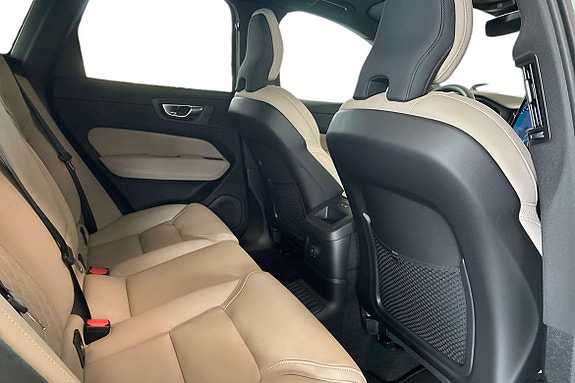 Volvo XC60 9 of 22