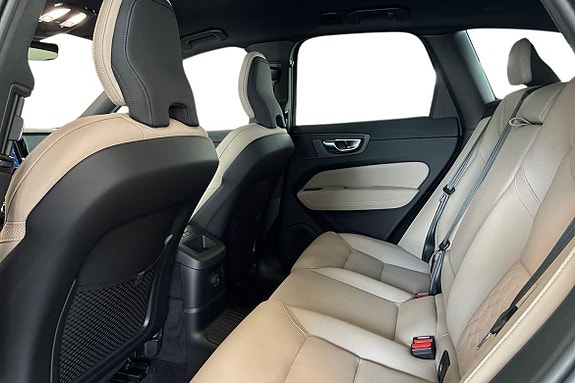 Volvo XC60 14 of 22