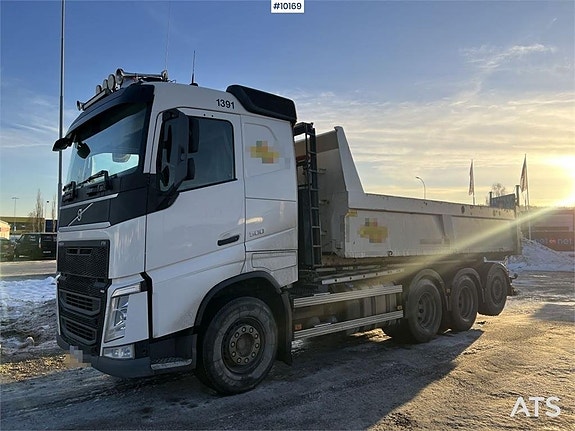 Volvo FH 8*4 Tridem Lastväxlare med flak (590,000:- ex moms)