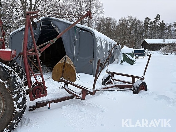 Skogsvagn samt vajerkran