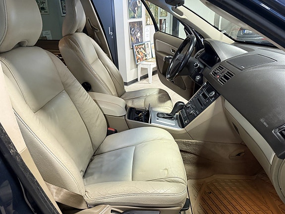 Volvo XC90 9 of 11