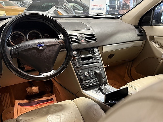 Volvo XC90 6 of 11