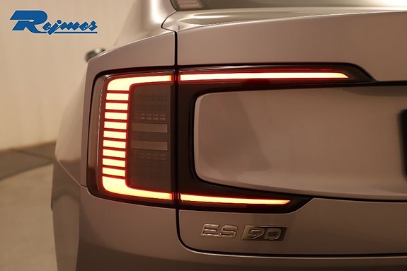 Volvo ES90 15 of 25