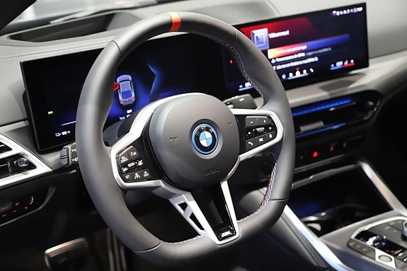 BMW i4 11 of 16