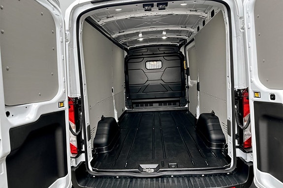 Ford Transit 8 of 9