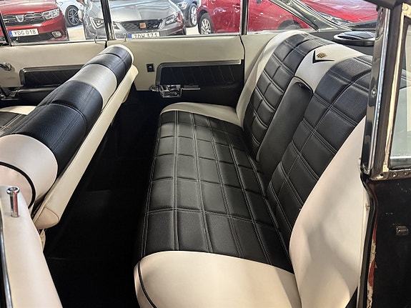 Cadillac Deville 10 of 19