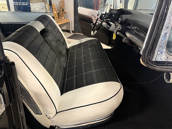 Cadillac Deville 12 of 19