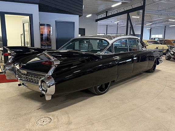 Cadillac Deville 7 of 19