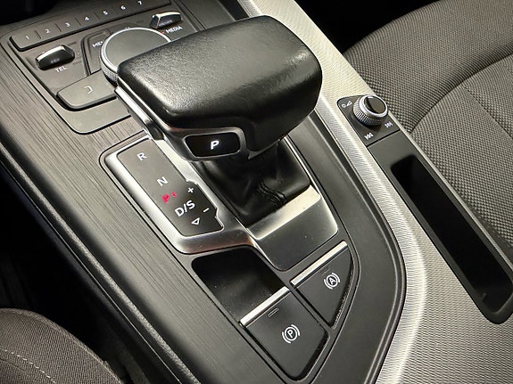 Audi A4 21 of 27