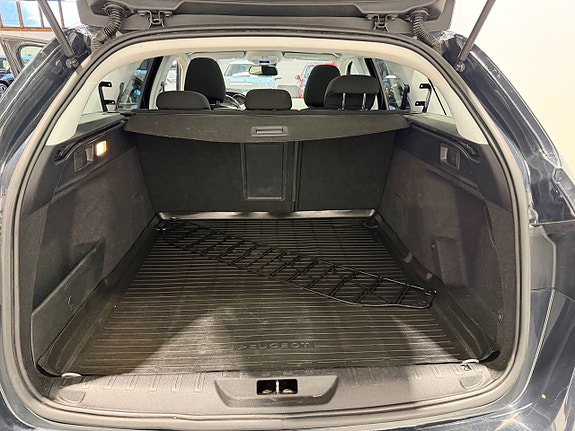 Peugeot 308 9 of 16