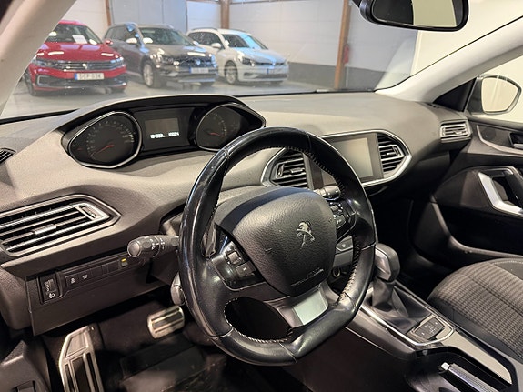 Peugeot 308 13 of 16