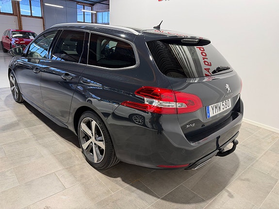 Peugeot 308 4 of 16