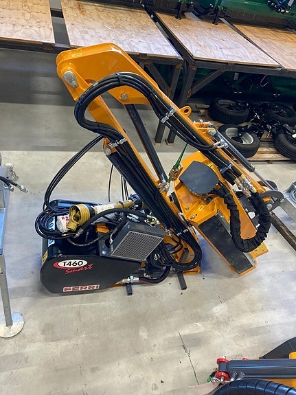 FERRI T460 släntklippare - För lite mindre traktorer