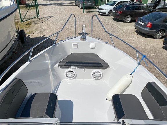 Silver 650 Eagle | Mercury Verado 175 6 of 12
