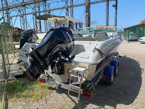 Silver 650 Eagle | Mercury Verado 175 3 of 5