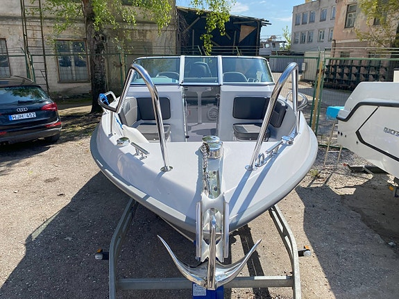 Silver 650 Eagle | Mercury Verado 175 2 of 5