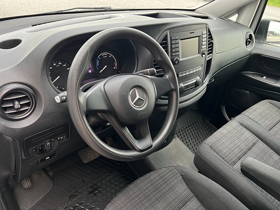 Mercedes-Benz eVito 111 8 of 12