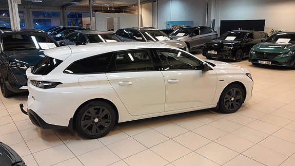 Peugeot 308 3 of 5