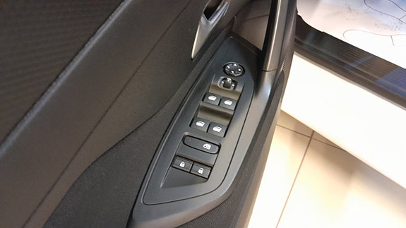 Peugeot 308 8 of 20