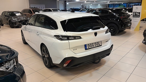 Peugeot 308 4 of 5