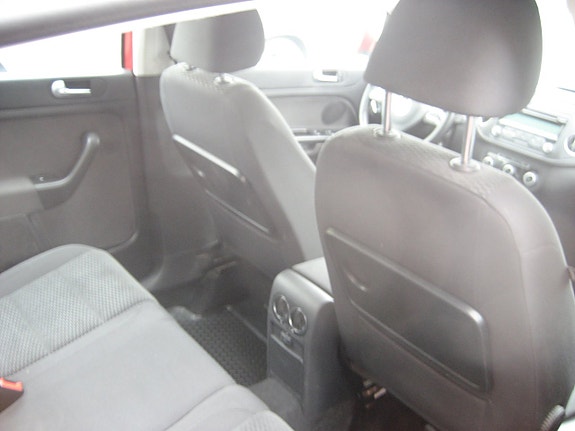 Volkswagen Golf Plus 11 of 16