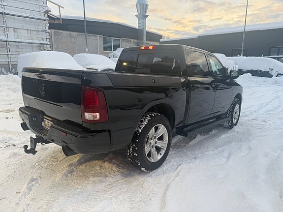 Dodge RAM 1500 2 of 5