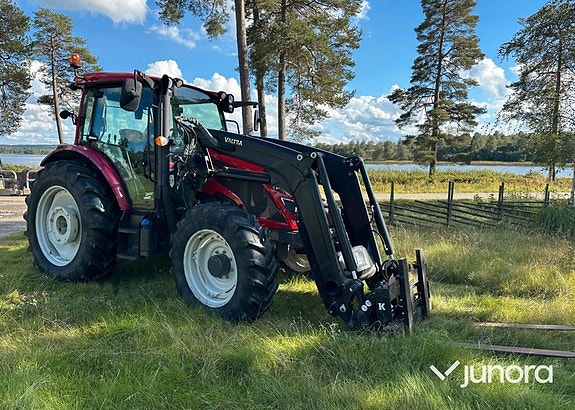 Traktor med lastare - Valtra, A134 9 of 30