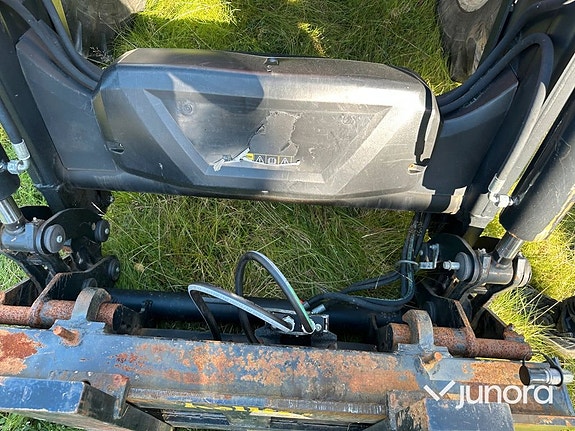 Traktor med lastare - Valtra, A134 28 of 30