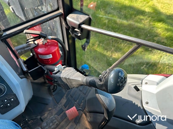 Traktor med lastare - Valtra, A134 16 of 30