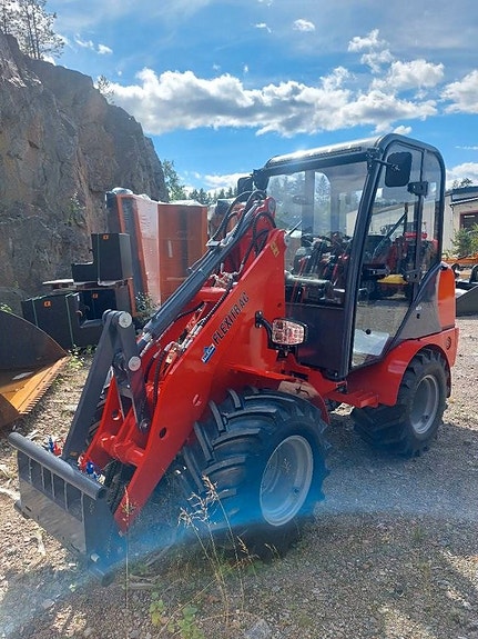 Flexi Trac 1226 cab 2 of 5