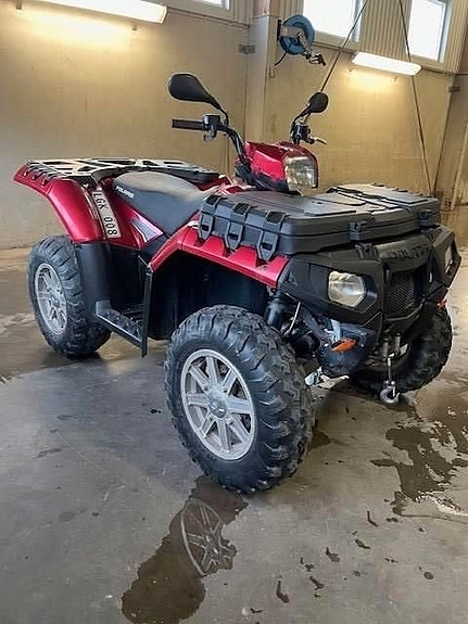 Polaris Forest 850 2 of 5