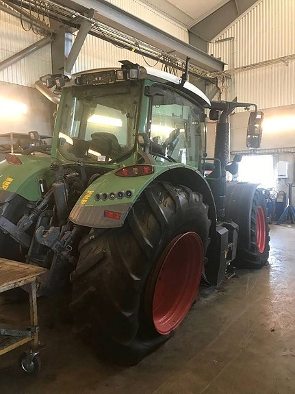 Fendt 724 S4 Profi Plus 2 of 4