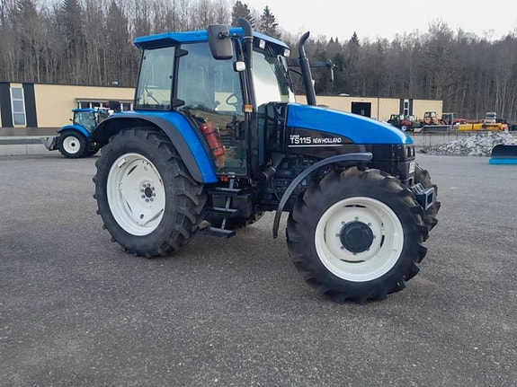 New Holland TS 115 Turbo 3 of 6