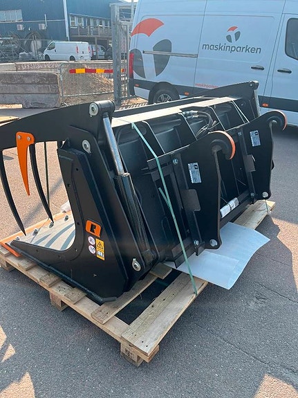 Ålö Multibenne XL250 2 of 3