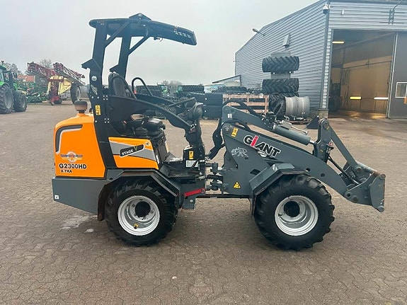 GiANT 2300 Xtra HD 3 of 5