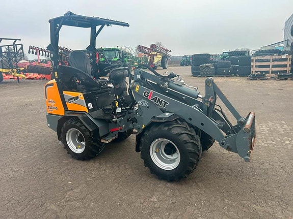 GiANT 2300 Xtra HD 2 of 5