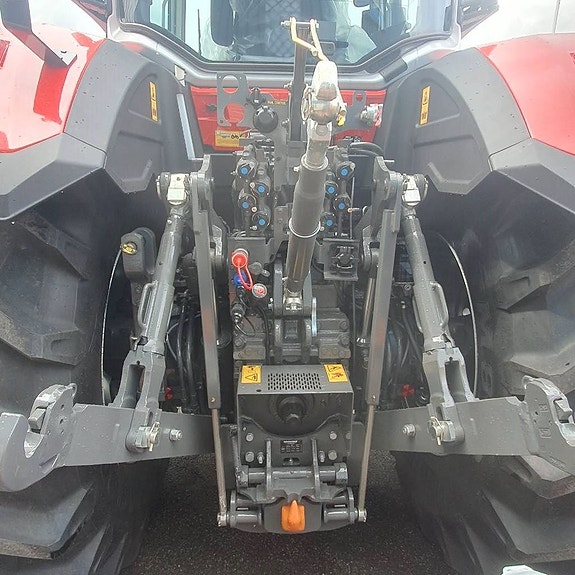 Massey Ferguson 8S.265 Dyna-VT i lager 4 of 7