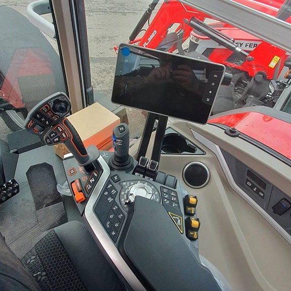 Massey Ferguson 8S.265 Dyna-VT i lager 6 of 7